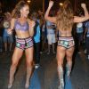 Sabrina Sato exibe barriga seca e perna sarada em desfile de rua da Vila Isabel