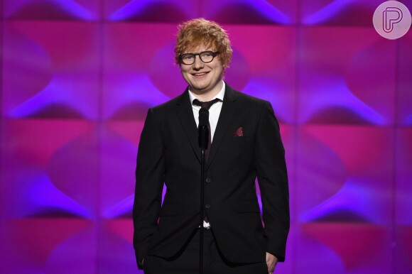 Ed Sheeran anunciou que está noivo da namorada, Cherry Seaborn, neste sábado, 20 de janeiro de 2018