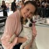 Larissa Manoela seguiu os passos de Anitta e adotou um dos cachorros resgatados por Luisa Mell neste sábado, 20 de janeiro de 2018