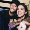 Neymar lembrou o começo da história com Bruna Marquezine em uma conversa com amigos