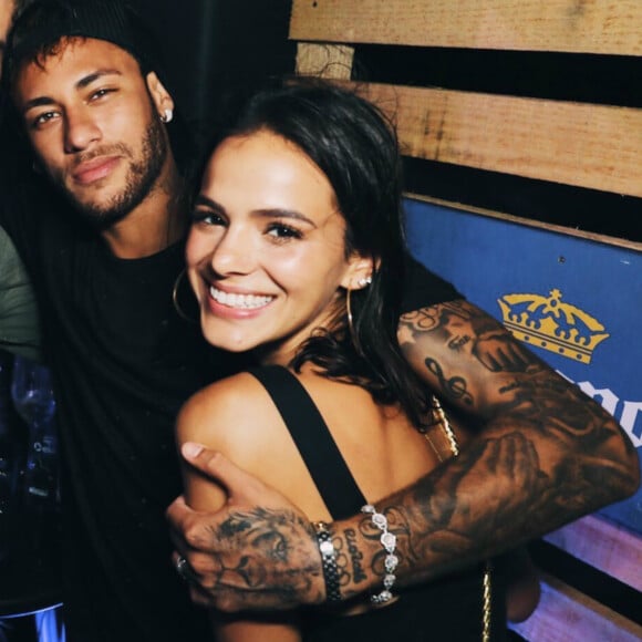 Neymar colocou data em aliança de compromisso com Bruna Marquezine: 'Você sabe? Eu já me perdi'