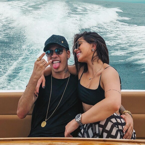 Kevinho e Flávia Pavanelli assumiram o namoro em dezembro de 2017 e trocam declarações de amor nas redes sociais