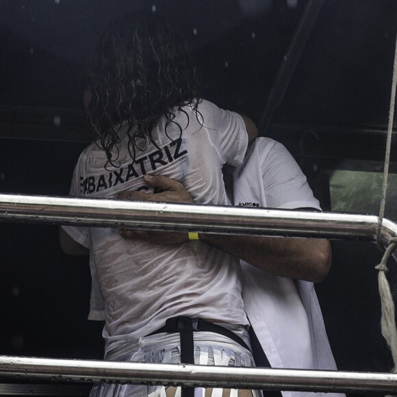 'Veio muito mais gente do que a gente esperava, apesar da chuva. Reunir 15 mil pessoas com esse tempo é muita coisa', disse Alê Youssef, marido de Leandra Leal