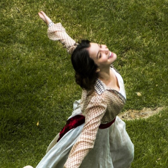 Nathalia Dill dá vida a Elisabeta, na novela 'Orgulho e Paixão'