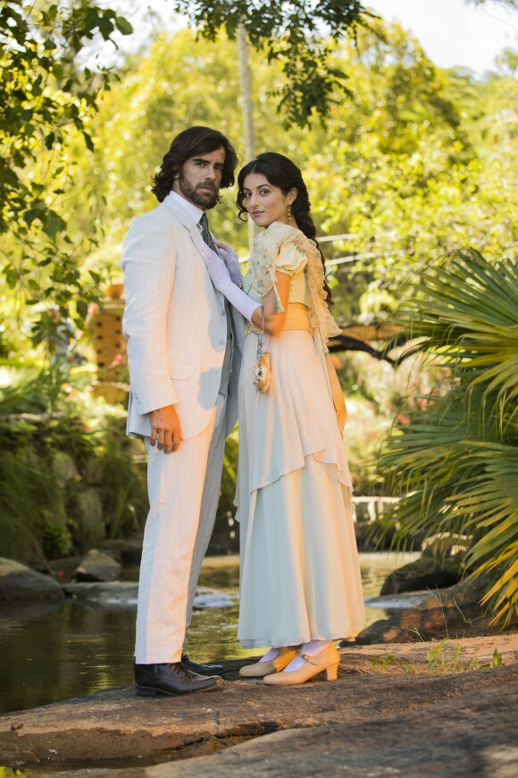 Cecília (Anajú Dorigon) e Romulo (Marcos Pitombo) são casal na novela 'Orgulho e Paixão'