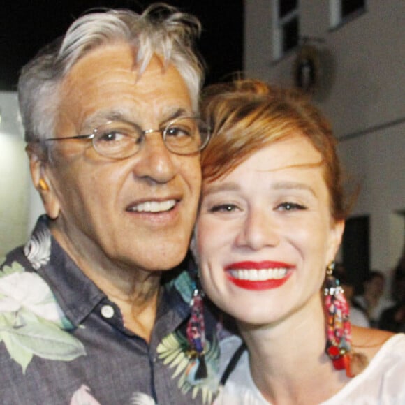 Mariana Ximenes se encontrou com Caetano Veloso, em ensaio do Cortejo Afro, em Salvador, na Bahia, nesta quarta-feira, 25 de janeiro de 2018