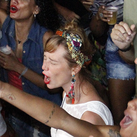 Mariana Ximenes se jogou em ensaio para o carnaval do Cortejo Afro