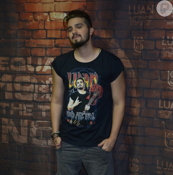 Luan Santana usou uma camiseta com o 'Luan do Metal' no show em São Paulo