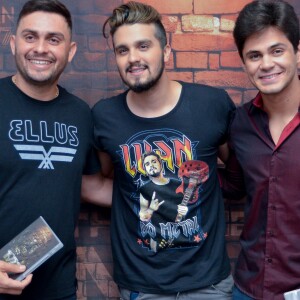 Luan Santana recebeu Lucas Veloso e o cantor Mano Walter no show em São Paulo
