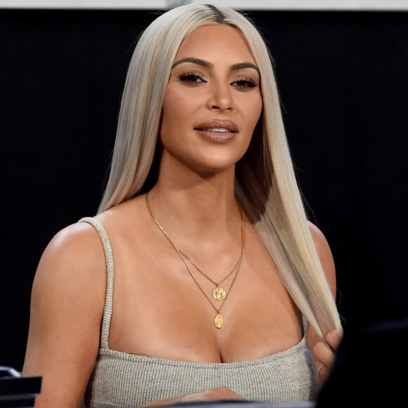 Kim Kardashian tem ganhado apoio da mãe, Kris Jenner, para criar dos filhos e da recém-nascida, Chicago
