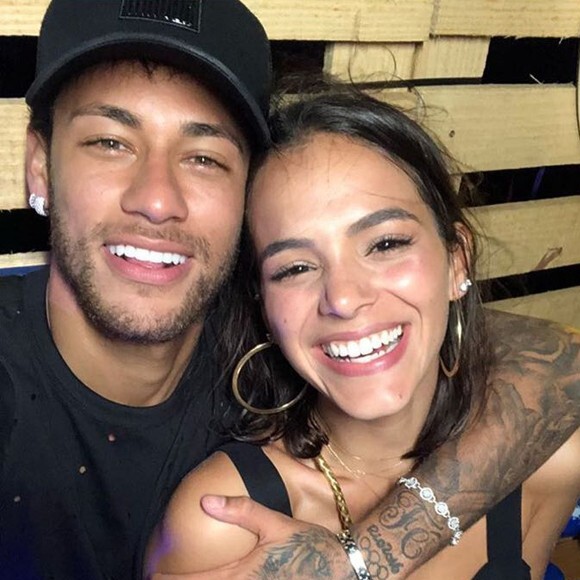 Neymar recorda foto com a namorada, Bruna Marquezine, nesta sexta-feira, dia 26 de janeiro de 2018
