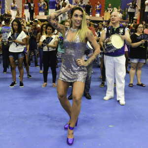 Dona de corpo torneado, Dani Bolina não intensifica atividade física antes do Carnaval