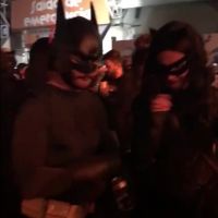 Fátima Bernardes e Túlio Gadêlha dançam vestidos de Batman e Mulher-Gato. Vídeo!
