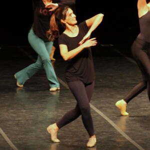 Fátima Bernardes fez aula de frevo, dança típica de Recife, Pernambuco