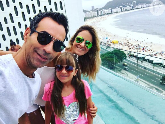 Ticiane Pinheiro desejou boa sorte a Cesar Tralli com foto em família: 'Brilhe hoje'