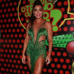 Juliana Paes garante que sua idade lhe dá mais confiança para sambar à frente de uma bateria novamente após 10 anos: 'A maturidade te deixa tão mais segura que você fica mais bonita que qualquer coisa'