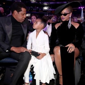 Blue Ivy virou o principal assunto nas redes sociais ao ser flagrada chamando a atenção dos pais e pedindo para que eles mantivessem a calma durante um discurso