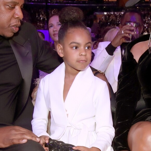 Aplaudida pelos pais de Blue Ivy antes de concluir suas palavras, a irmã dos gêmeos Sur e Rumi pediu para que os Beyoncé e Jay-Z esperassem Camila Cabello concluir sua manifestação
