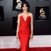 Camila Cabello apostou no vermelho para a 60ª edição do Grammy Awards, realizada no Madison Square Garden, em Nova York, neste domingo, 28 de janeiro de 2018