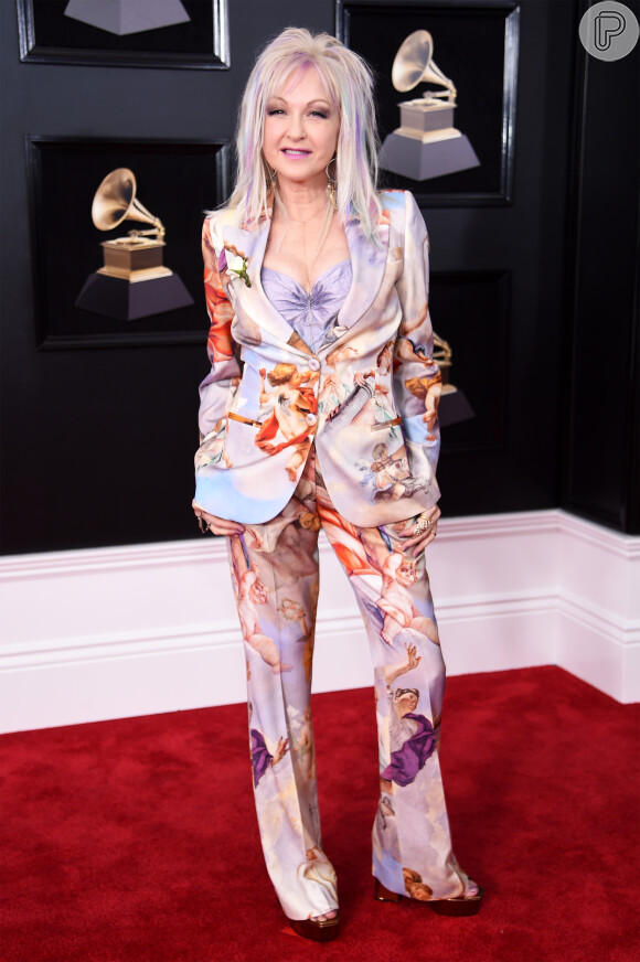 Cyndi Lauper de Moschino na 60ª edição do Grammy Awards, realizada no Madison Square Garden, em Nova York, neste domingo, 28 de janeiro de 2018