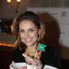 Paloma Bernardi ganha sobremesa com seu nome no restaurante Paris 6, em São Paulo (4 de junho de 2014)