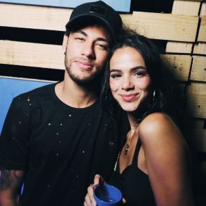 Bruna Marquezine chora com declaração surpresa de Neymar: 'Importante para mim'