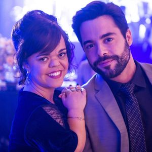 Amaro (Pedro Carvalho) mostrará que estava com Estela (Juliana Caldas) por causa das esmeraldas