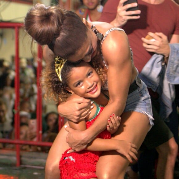 Rainha de bateria da Grande Rio, Juliana Paes marca presença no ensaio da escola de samba em Duque de Caxias, Baixada Fluminense do Rio de Janeiro, na noite desta terça-feira, 30 de janeiro de 2017