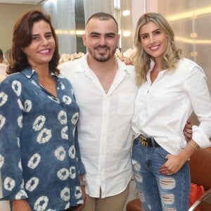 A socialite Narcisa Tamborindeguy e a blogueira Dandynha Barbosa também participaram da inauguração do espaço Lucas Vieira Beauty & Hair no Leblon, Zona Sul do Rio de Janeiro, nesta terça-feira, 30 de janeiro de 2018