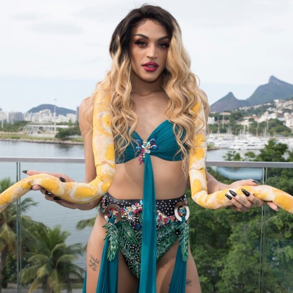 'A cobra vai trazer sorte para a Preta. Quero curtir o Carnaval!', disse Pabllo Vittar