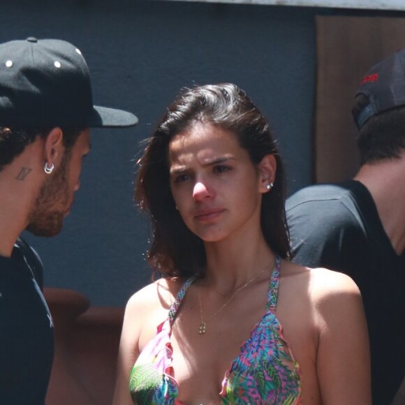 Bruna Marquezine e Neymar não se viam desde o incício de janeiro, quando a atriz chorou ao se despedir do namorado, em Noronha