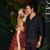 Isabelle Drummond troca beijos com o namorado, Tiago Iorc, em lançamento de filme em São Paulo