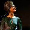 Camila Pitanga exuberante como mestre-de-cerimônia no Prêmio da Música Brasileira realizado este ano, no Rio de Janeiro