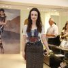 Carolina Kasting prestigiaram também esteve no lançamento da nova coleção Tufi Duek, no shopping Fashion Mall, em São Conrado, Zona sul do Rio de Janeiro nesta terça-feira, 10 de junho de 2014