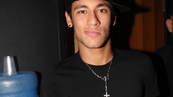 Neymar nega romance com Bruna Marquezine: "Noivo? Nem namorando eu estou"
