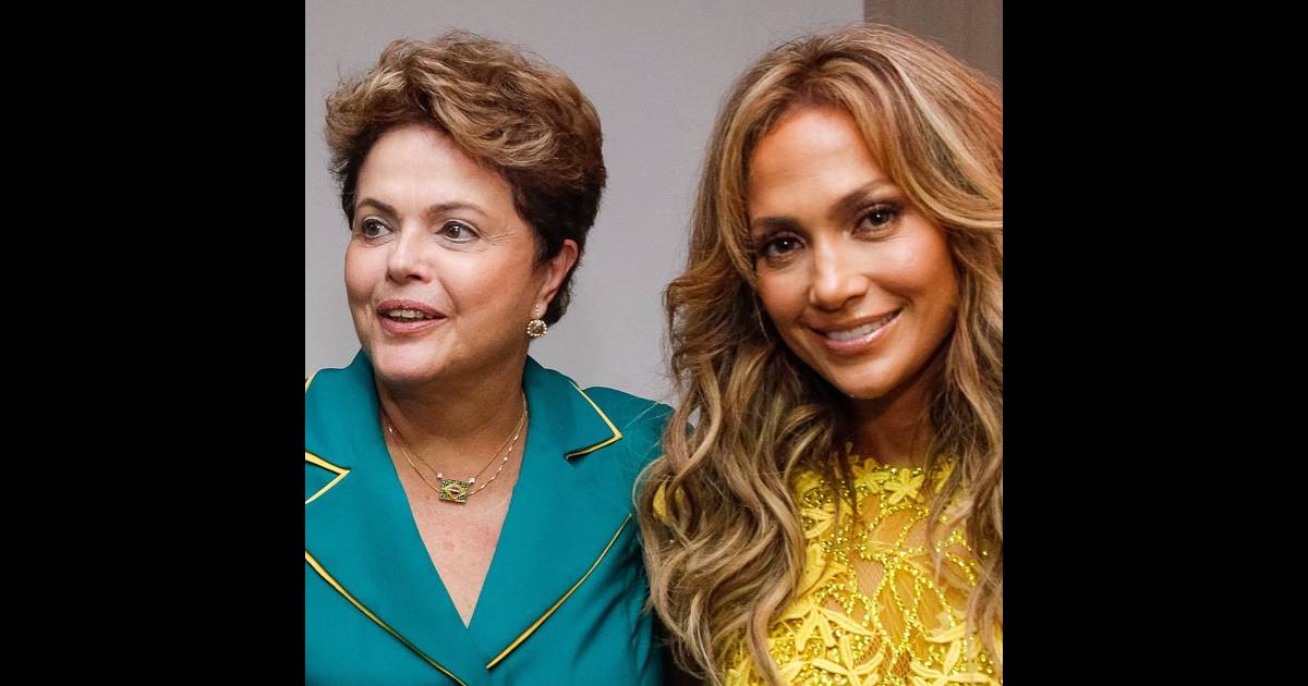 Dilma Rousseff tieta a cantora Jenniffer Lopez durante estreia da Copa ...