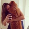 Fernanda Gentil sente saudades da cadela, Nala, e conversa com cachorra pelo Instagram: 'Olha a cara dela, dá pra perceber que está triste de saudades'