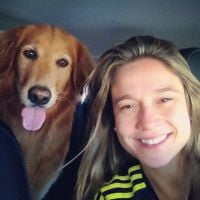 Fernanda Gentil, longe de casa por causa da Copa, sente saudades de sua cadela