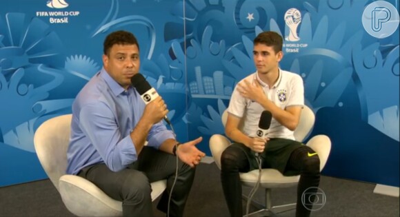 Ronaldo também conversou com Oscar, autor do terceiro gol