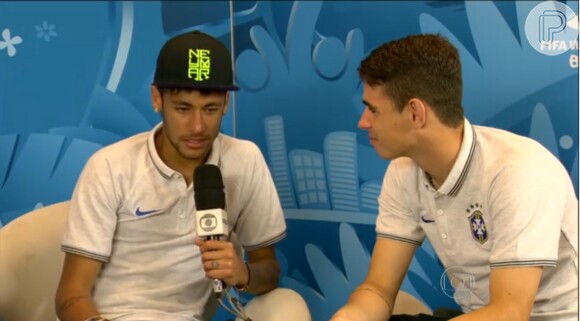 Neymar e Oscar conversam com Ronaldo no 'Central da Copa'