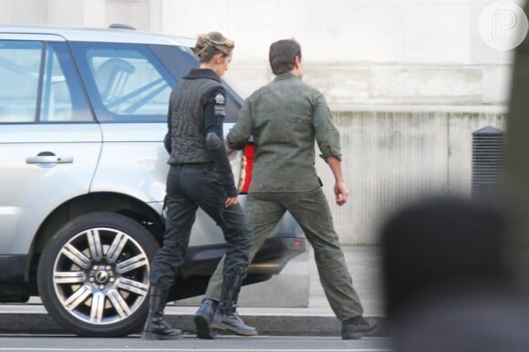 Tom Cruise filma 'All You Need is Kill' com Emily Blunt em Londres, na Inglaterra