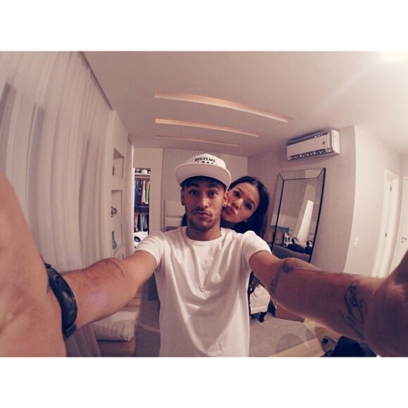 Neymar e Bruna Marquezine vão se encontrar em hotel no Rio de Janeiro, em 17 de junho de 2014, afirma colunista
