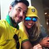 Adriane Galisteu assistiu à estreia do Brasil na Copa do Mundo na companhia do marido, Alexandre Iódice