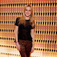 Fiorella Mattheis aposta em look ousado para evento no Rio