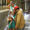 Luciano Szafir e sua mulher, Luhanna, passearam com o filho David, de 6 meses, por um shopping na Barra da Tijuca, Zona Oeste do Rio, nesta quinta-feira, 19 de junho de 2014