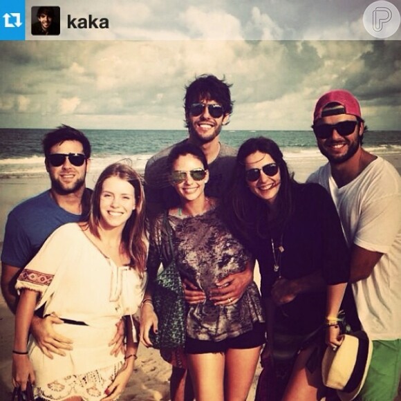 Kaká e Carol Celico estão na Bahia com amigos