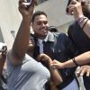 A acusação quer que Chris Brown leia em voz alta uma declaração dos fatos
