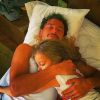 Fred publica foto agarrado com a filha, Geovanna: 'Esse abraço começou sábado à noite e só terminou agora de manhã' (30 de junho de 2014)