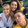 Juliana Paes e Carolina Dieckmann levam filhos em treino da Seleção na Granja e posam ao lado do promoter David Brazil