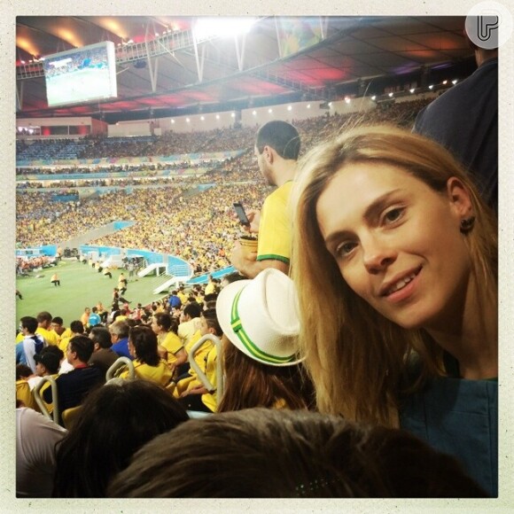 Carolina Dieckmann assiste jogo da Seleção Brasileira 